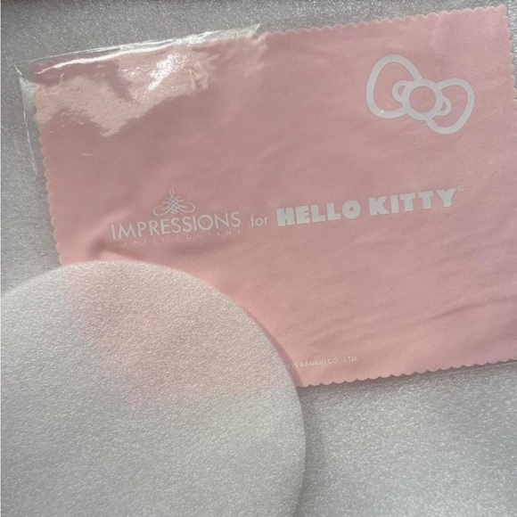 Hello Kitty LED Mirror - Picture 3 of 5